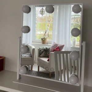 Spegel - 🤍 Ni betalar frakten!