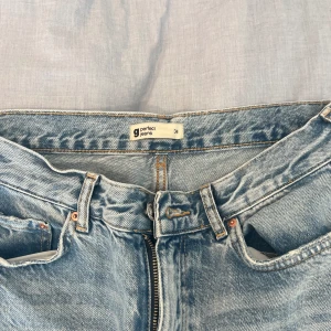 Low waist jeans  - Jeans i väldigt bra skick som säljs då de inte passar mig längre 💗
