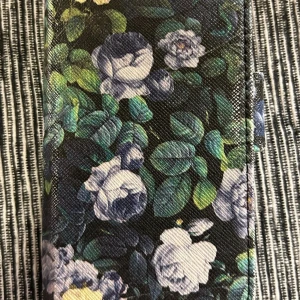 iPhone skal till iPhone 6,7,8 och se - Helt oanvända iPhone skal förutom 1 skal  som är använt och alla är till iPhone 6,7,8 och se