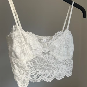 Vit spets topp - Oanvänd topp