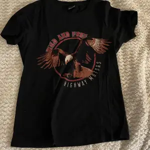 T-shirt från Gina Tricot i fint sick storlek: Xs ❤️