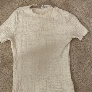 Tröja  - Bra skick aldrig andvänd 