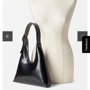 Shoulder bag - Säljer denna fina väskan från Carin Wester! Super bra skick! 🥰