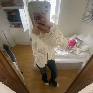 Zara kofta❤️ - Zara stickad sommar kofta , den är använd Max 10 gånger , den är i storlek S ❤️ kan mötas upp i Sthlm eller frakta 🩷