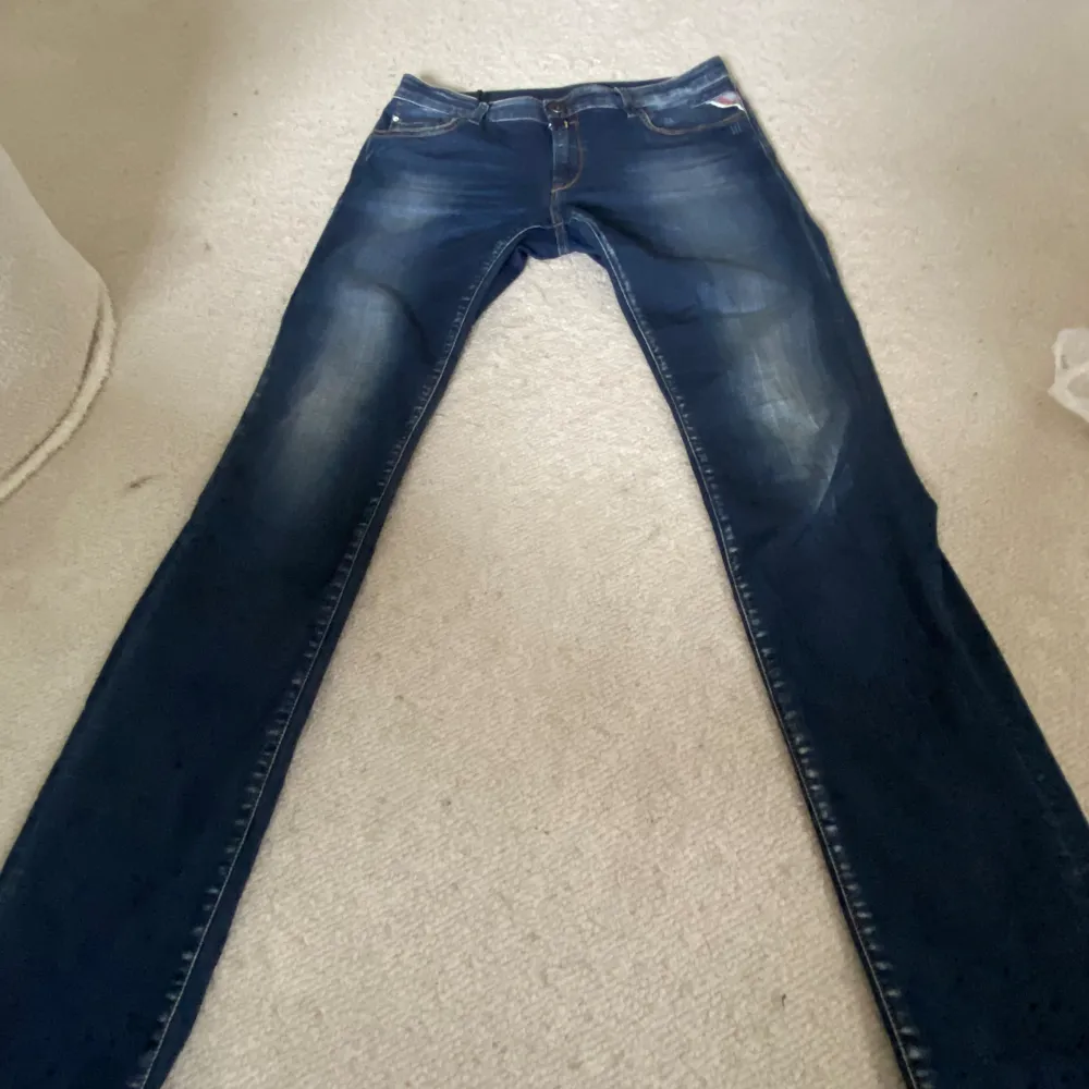 Low waist jeans. Bootcut Replay. Jätte snygga med lite för stora för mig . Jeans & Byxor.
