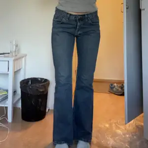 Lee jeans i modell denver, lågmidjade och bootcut💕💕passar s/m💕