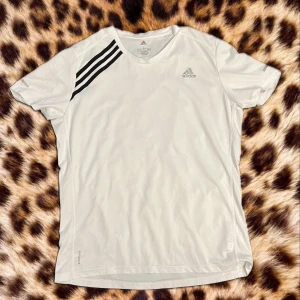 adidas t-shirt - bra vitt adidas sport t-shirt 👕 