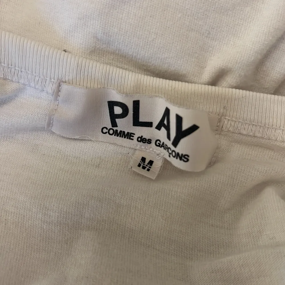 Supercool t-shorts från PLAY ❤️ . T-shirts.