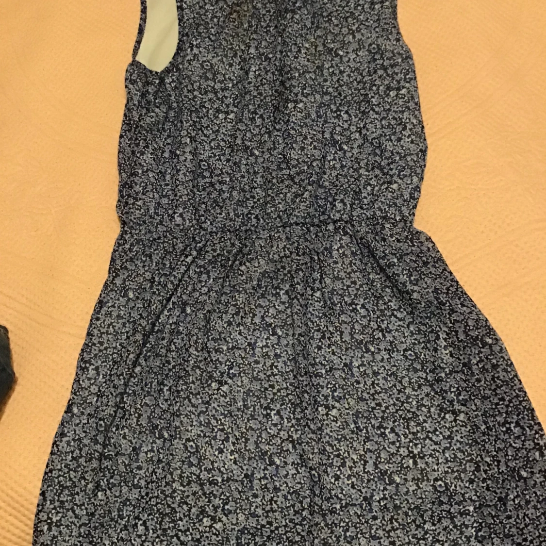 Blå blommig klänning 