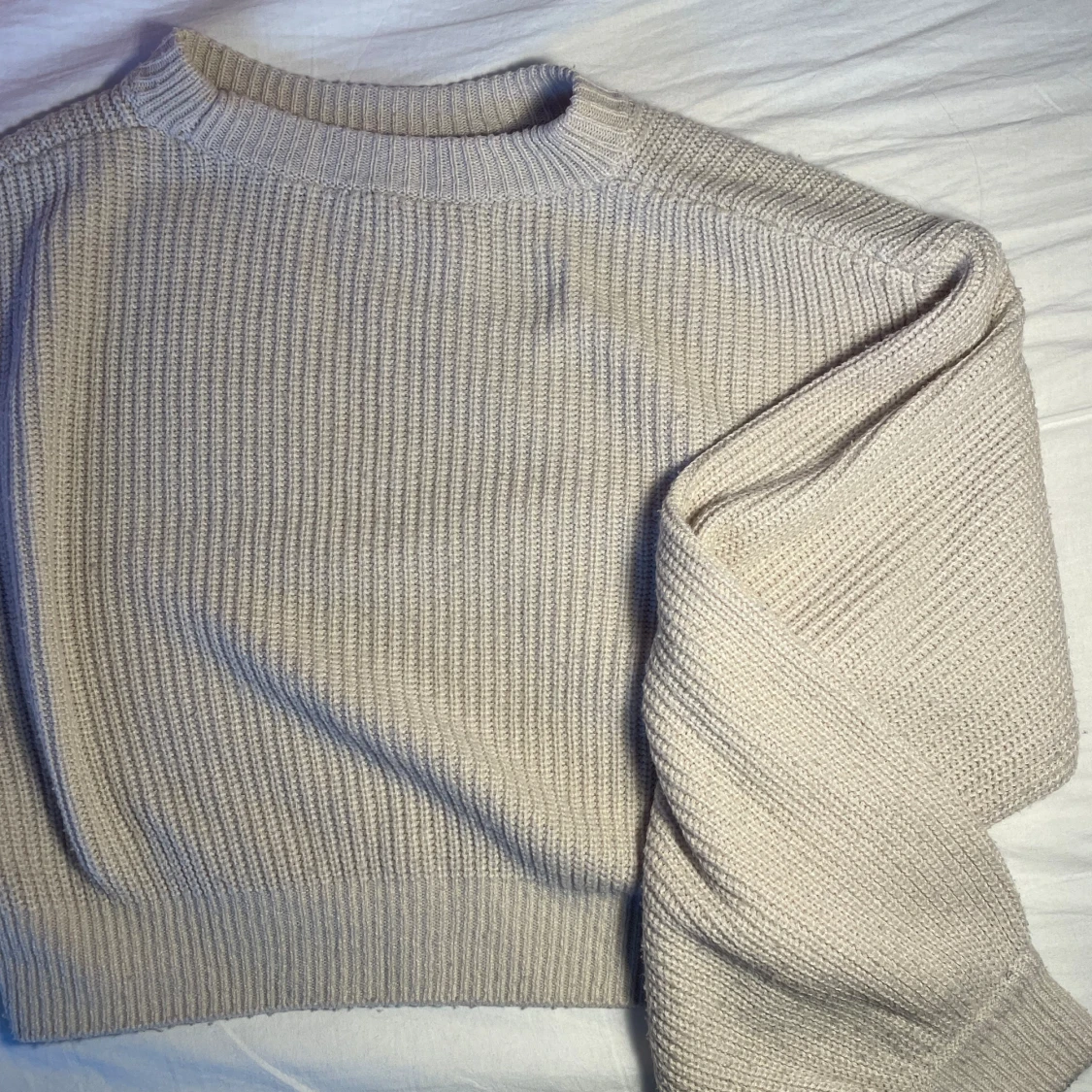 Stickad tröja🤍 - 90