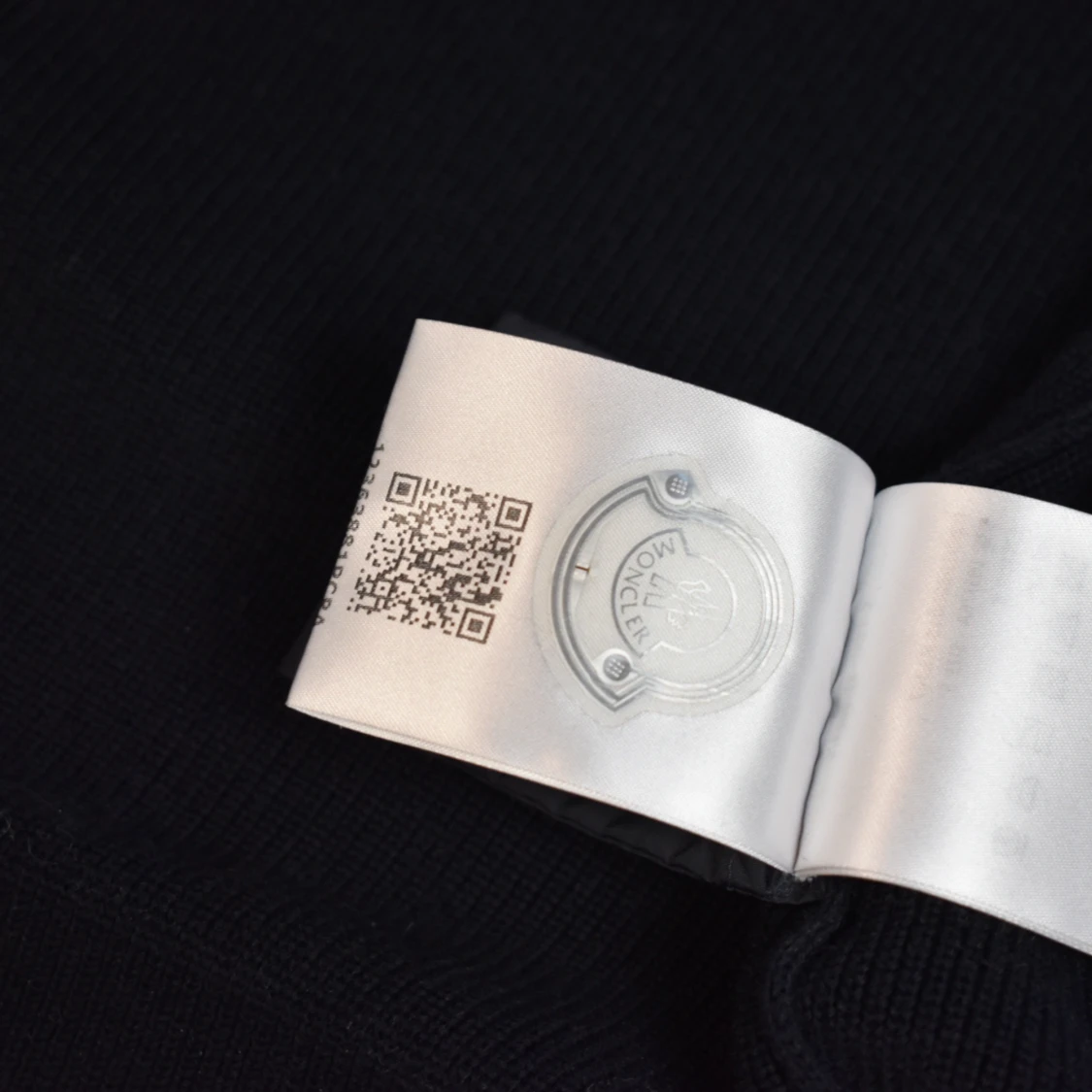 Moncler Cardigan - 93