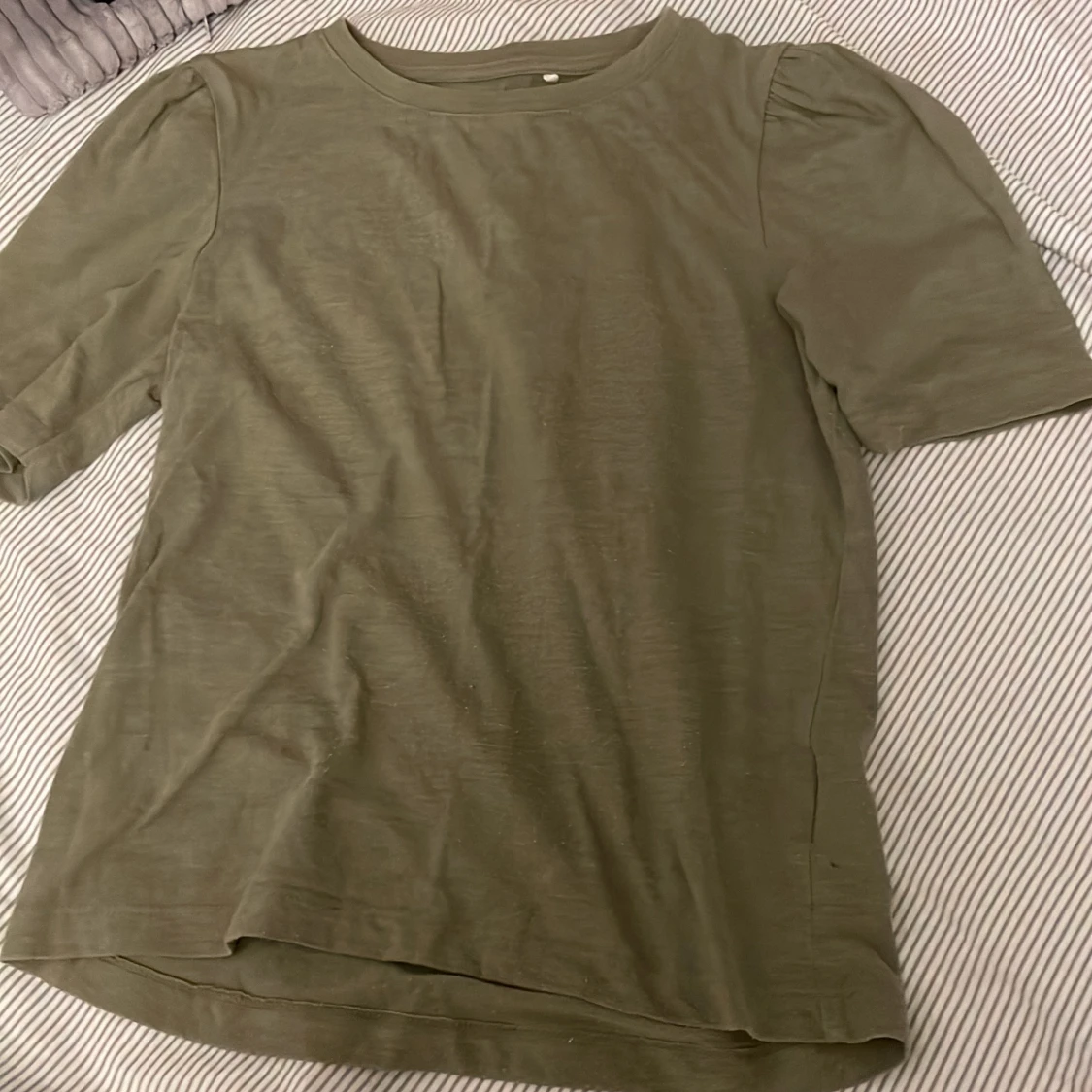 Olivgrön topp