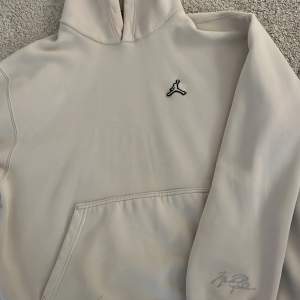 Ny Jordan hoddie