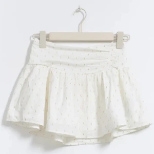 Söt kjol  - Super söt kjol, storlek 170 (barn)  Använt ca 2 gånger nästan som ny! 