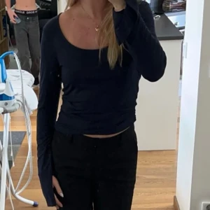 Gina tricot topp - Jättefin topp från Gina tricot som tyvärr är för stor