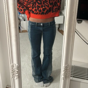 Weekday jeans - Sjukt snygga jeans med coola detaljer!!