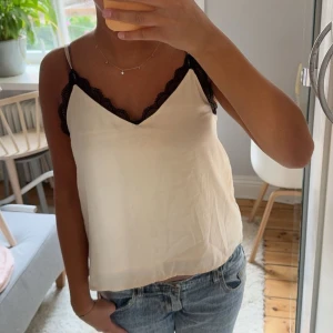 Gulligt linne🖤💛 - Så fint linne med fina detaljer ⭐️⭐️