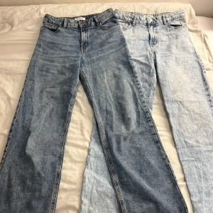  Två pack byxor från lindex i modellen Vanja - Två par vida vanja jeans från lindex i storlek 146, säljer båda för 150 kr 