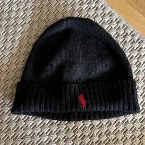 Polo Ralph lauren mössa - Säljer en polo Ralph lauren mössa som är i riktigt bra skick 