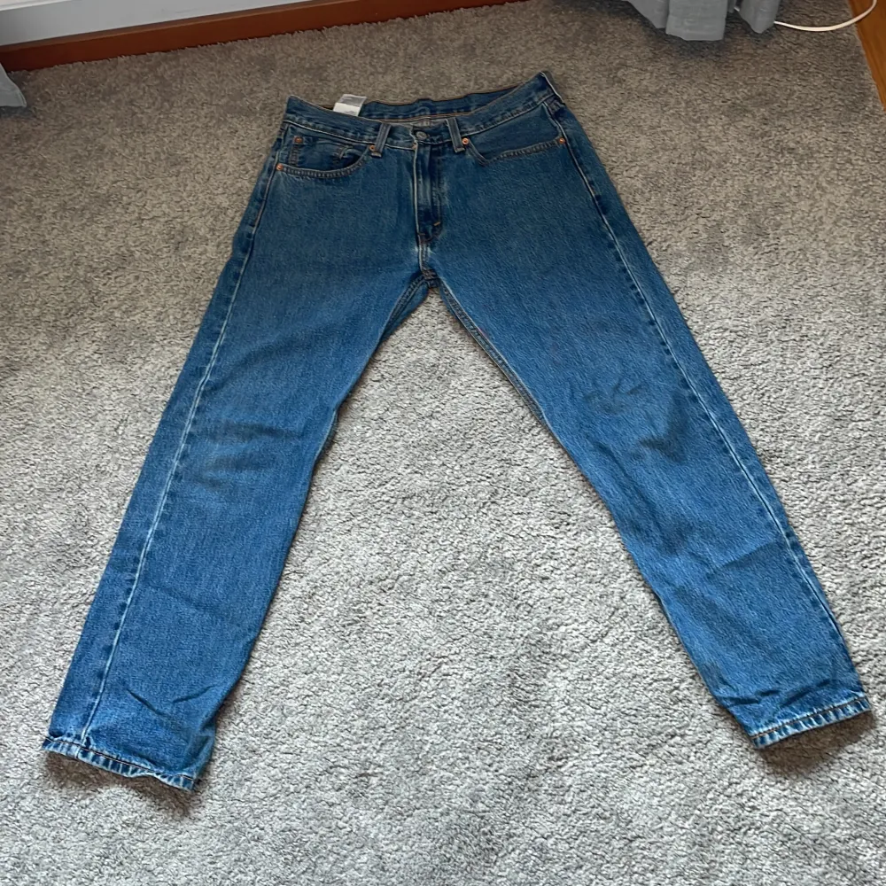 Blåa Levis 505 i storlek W32L30. Skriv vid ytterligare frågor.. Jeans & Byxor.