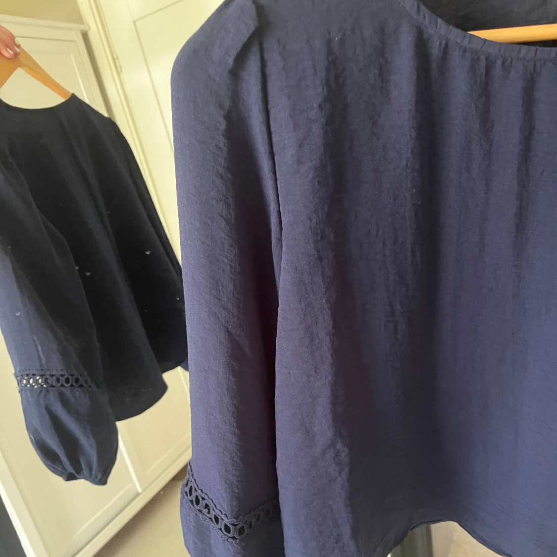 Mörkblå blus  - 90