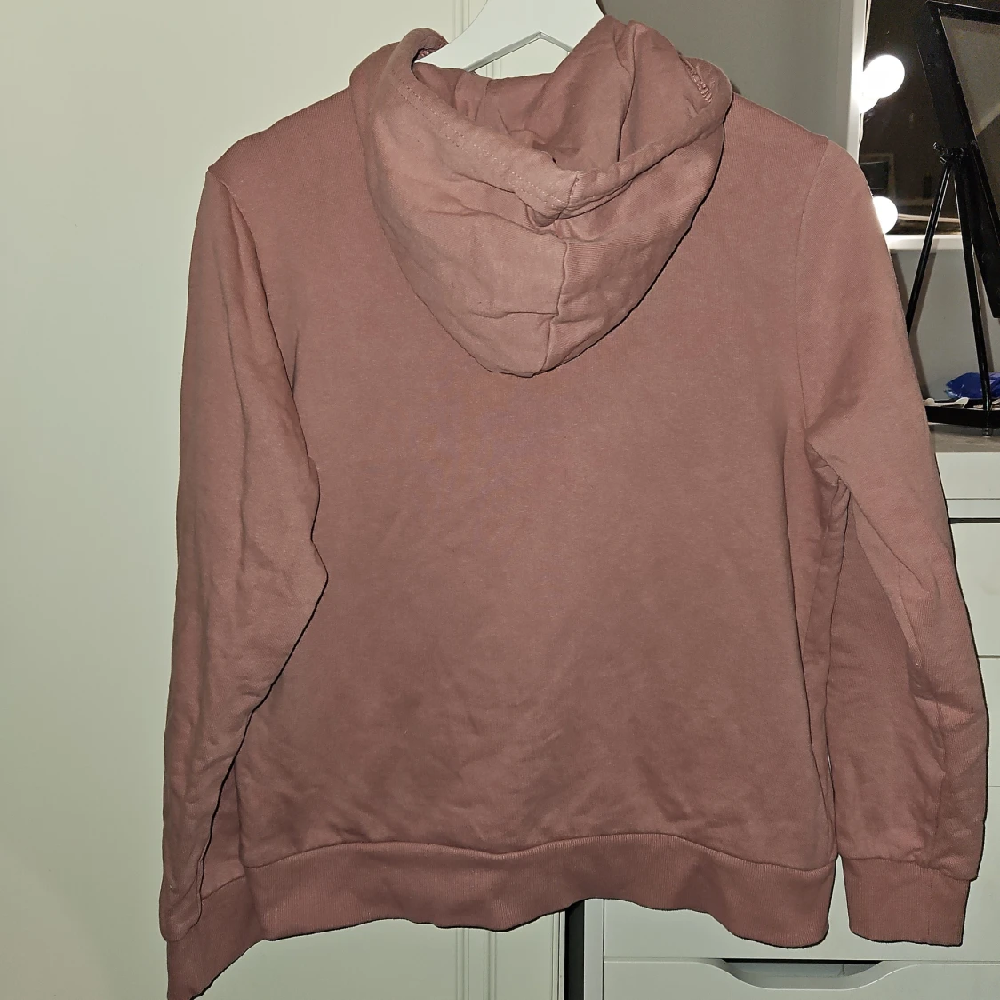 Etriel huvtröja ny - 90