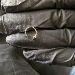 Septum piercing  - Oanvänd septum piercing  Kan skickas med frimärke 18kr🥰