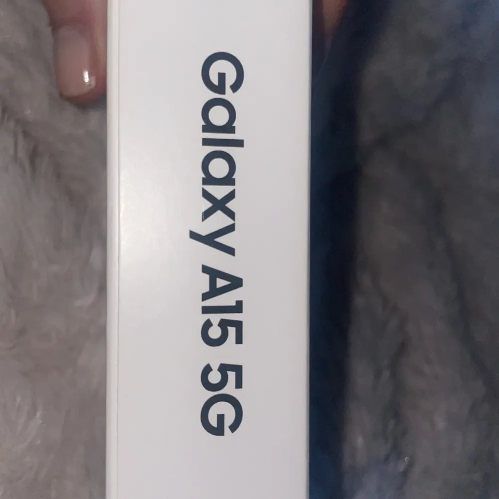 Säljer helt nya Samsung galaxy A15 5G. Olåst och obruten förpackning. Styck 1500. 5000kr för alla 4. Färgen på all är mörkblå. Ord pris 2790kr. Övrigt.