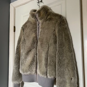 Mysig jacka!  - Mysig jacka från Topshop! Köpt begagnad från London! 