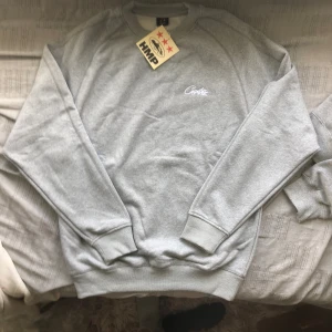 Corteiz crewneck grå - ny med prislapp  storlek M tjokt material och väldigt snygg perfa för sommaren 