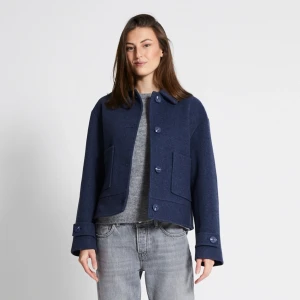 Marin Blå Kappa - Intresse koll på denna kappa ifrån lager 157 då jag inte är säker på att de var den jag ville ha, aldrig använd. I storlek M men sitter perfekt på mig som till största del bär S. Skriv privat för fler bilder