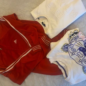 Blandade tröjor  - Tröjor i bra skick använda fåtal gånger. Storlek s