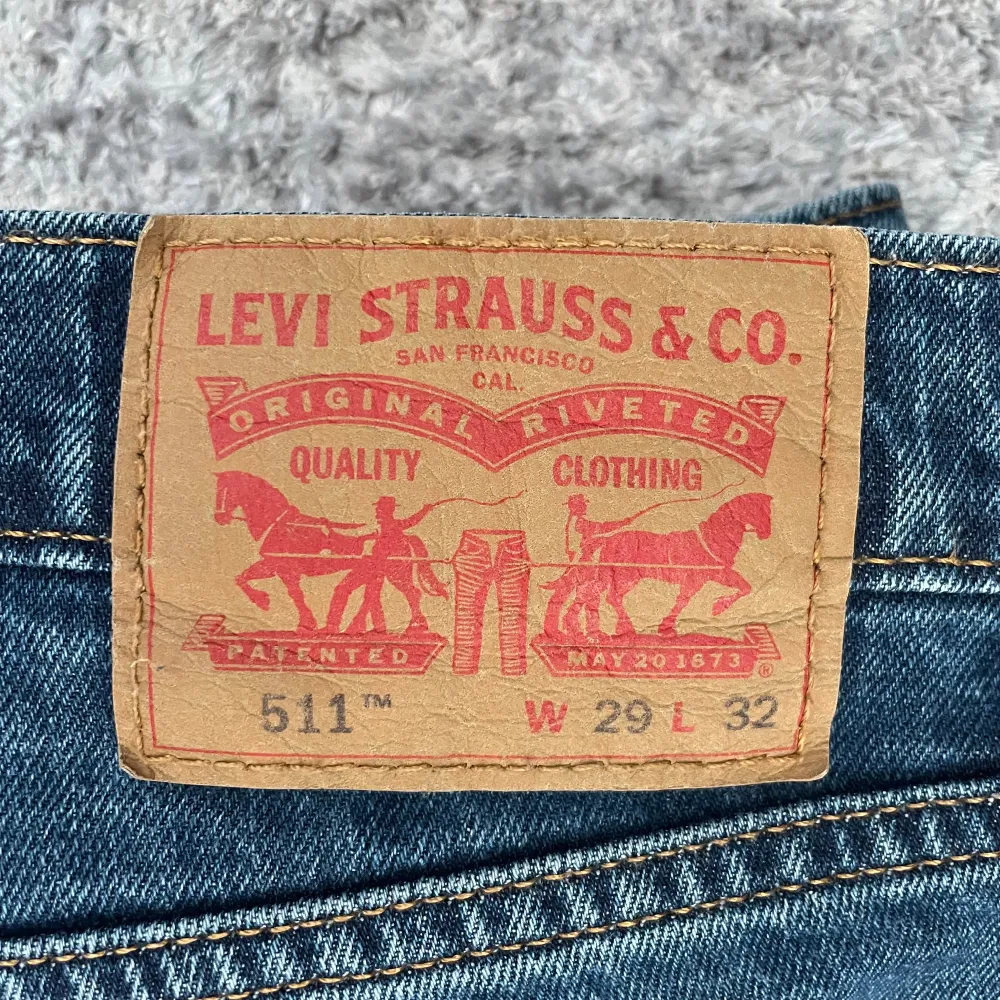 Levi Strauss & co jeans, modell 511, storlek W29 L32. Sitter lagom slim, bra skick. Skriv om frågor,  priset är inte slaget i sten. . Jeans & Byxor.