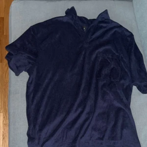 Pike i frotte - Säljer billigt för att jag behöver få pengar snabbt, köpte förra sommaren och har inte haft på mig dem nån gång, är Storlek L men passar även som M