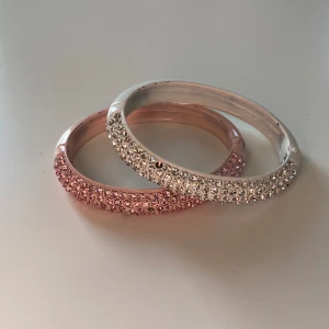 Armband - Säljer dessa snygga armband för 50kr st 2 för 80kr❣️