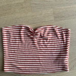 Bandeu topp - Bandeau topp från collusion  Använd 1-2 gånger 