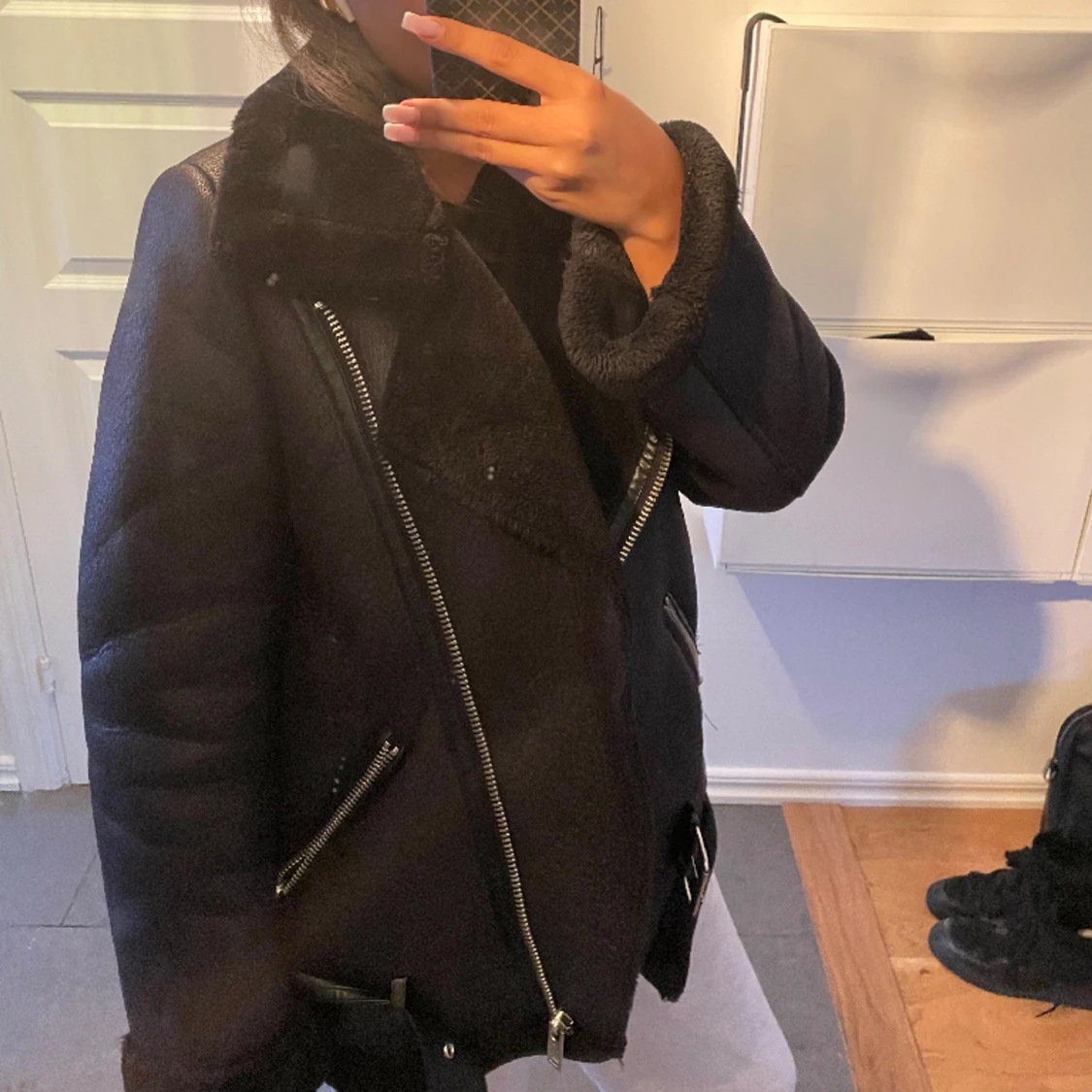 Svart jacka frĂ„n Zarađ€