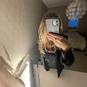 Kavaj - Kavaj från hm, Trekvartsärmad . Några defekter innuti man inte ser utanpå