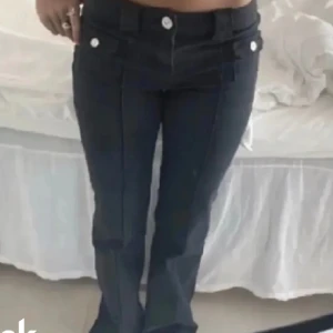 Svarta hm jeans❤️ - Så fina jeans i svart från hm storlek 38/36💕