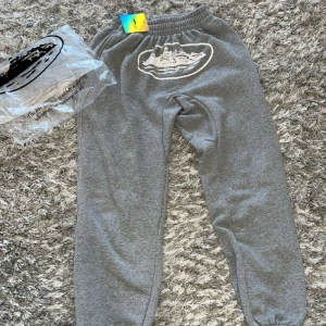 Cortiez byxor  - Cortiez storlek S passar M ny med påse och lappar kvar ! Pris kan diskuteras!