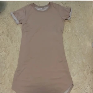 Klänning - Säljer för mig 35kr