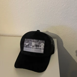 Velvet keps, Zlatan Ibrahimovic - Inte begagnad. Finns flera exemplar. Anpassningsbar i storlek. 