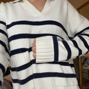 Randig tröja - Fin och endast använd fåtal gånger