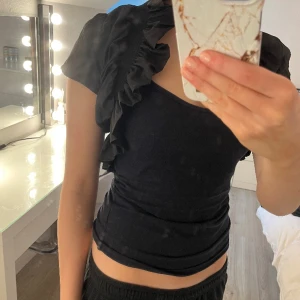 Bolero - Jätte fin bolero som inte kommer till användning. Använd Bara två gånger❤️köptes för 300kr