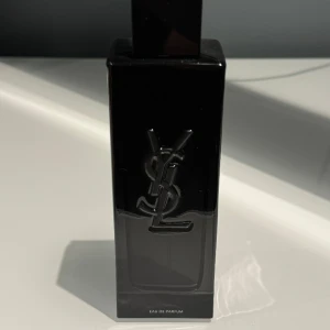 Ysl Myself EDP - Ysl Myself EDP 100 ml, men använd ca 20 spray.   Nypris: 1349