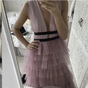 Balklänning  - Helt ny balklänning från true decadance i stl 38 men mindre i storleken, 800+frakt