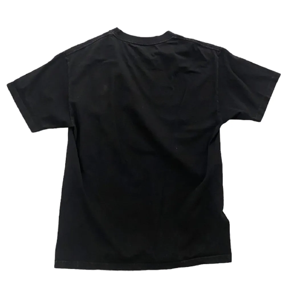 En Diamond Supply T-shirt i storlek L. T-shirten är i fint skick med inga skador eller fläckar. Vid fler frågor eller mått tveka inte att kontakta oss!. T-shirts.