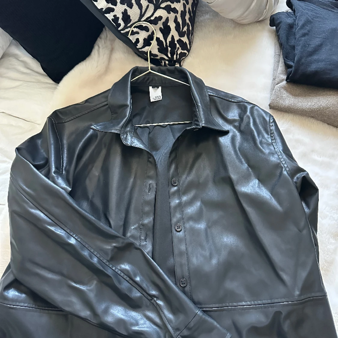 Lackad skjortjacka ⚡️