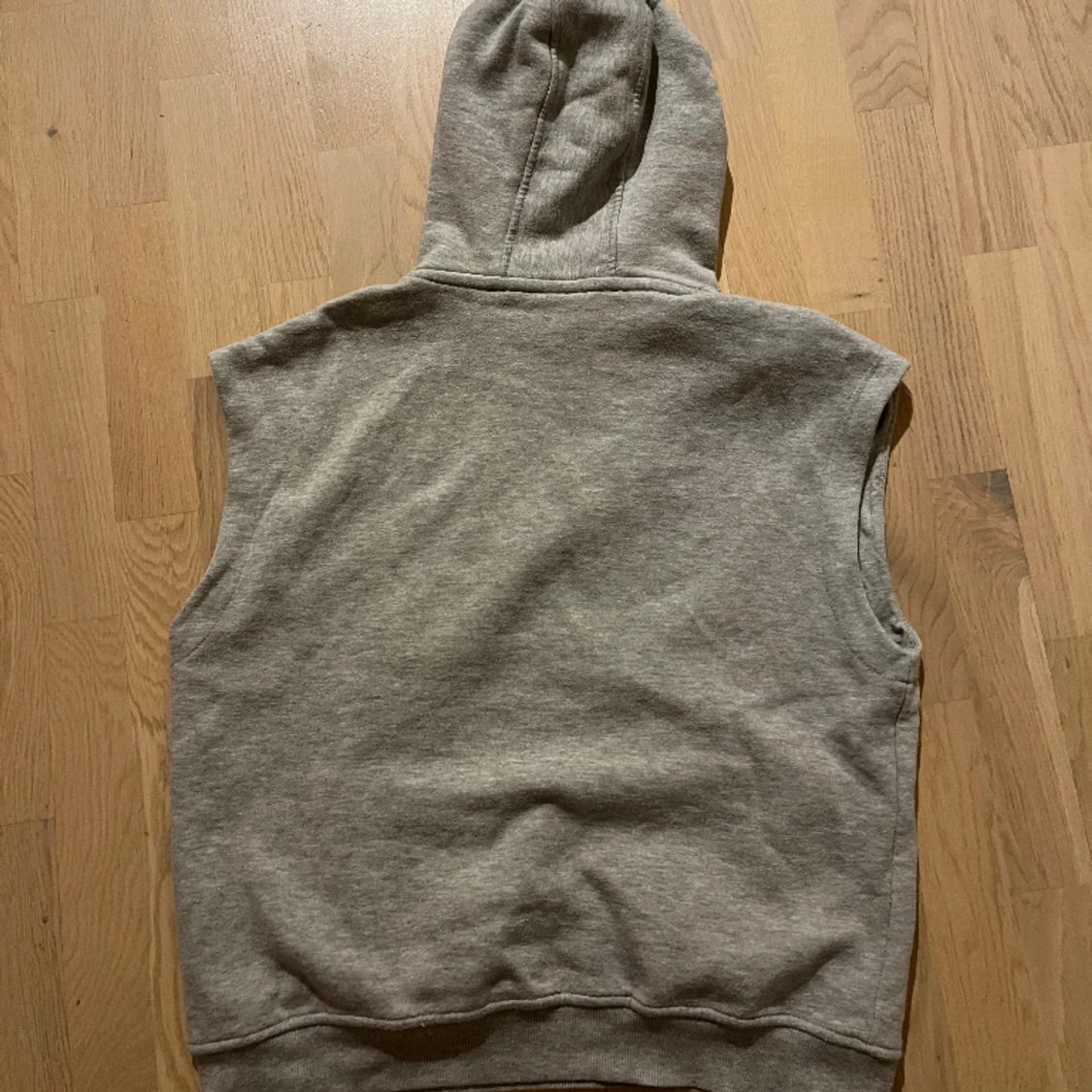 Ärmlö huvtröja  - 90