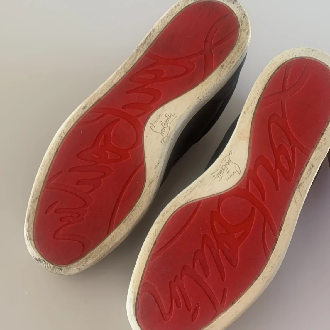 Louboutin mörkblå läder/mocka - 91